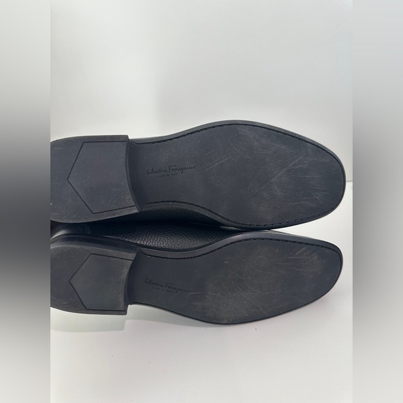 Salvatore Ferragamo Black Pebbled Leather Loafer with Gancini Buckle Size 8.5 main image 7